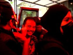 Roy Suryo dan Dokter Tifa Resmi Ditahan di Polda Metro Jaya Usai Kasus Ijazah Palsu Jokowi