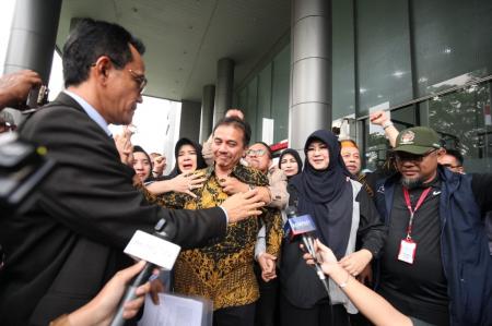 Penahanan Roy Suryo dan Dokter Tifa Ditangguhkan, Jokowi Dinilai Kecewa Berat