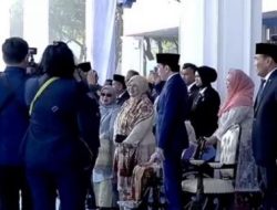 Prabowo Subianto Hormati Jokowi di HUT Bhayangkara ke-80, Momen Penuh Kehangatan Dua Presiden