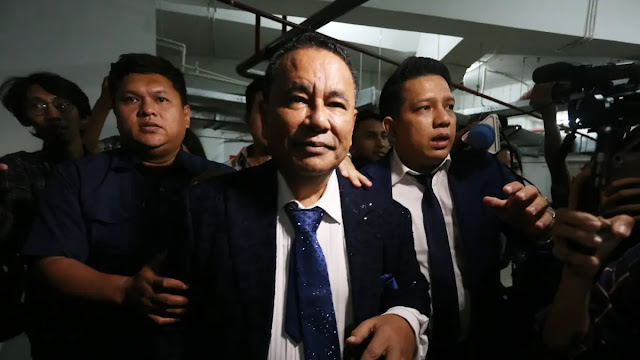 Hotman Paris Bela Febrie Jampidsus: Miris Bawahan Presiden Dihina, Tak Harap Uang