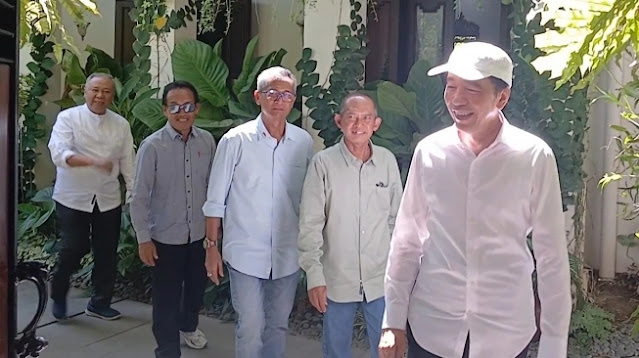 Jokowi Kumpulkan Teman UGM Jelang Sidang Ijazah, Kubu Roy Suryo Sebut Ada Pengkondisian Saksi