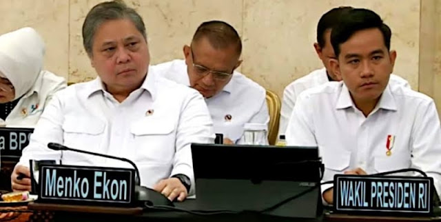 Gibran Duduk di Kursi Menteri Saat Sidang Kabinet: Isyarat Politik atau Sekadar Teknis?