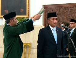 Presiden Prabowo Lantik Donny Ermawan Taufanto sebagai Gubernur Universitas Republik Indonesia