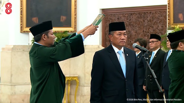 Presiden Prabowo Lantik Donny Ermawan Taufanto sebagai Gubernur Universitas Republik Indonesia