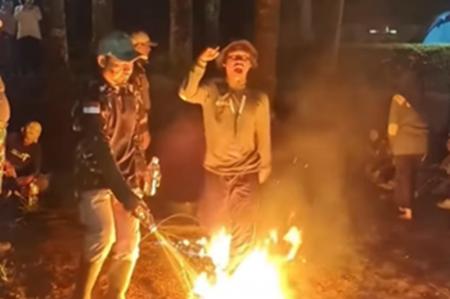 Viral Calon Pegawai BPJS Ketenagakerjaan Berjalan di Atas Bara Api: Ini Penjelasan Resmi dan Tujuan Pelatihannya