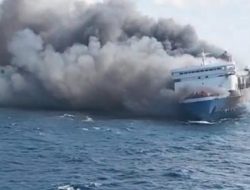 KM Mutiara Sentosa 2 Terbakar di Sumenep: 41 Penumpang Hilang, 5 Meninggal Dunia