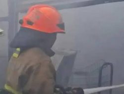 Pemuda di Bandung Bakar Motor karena Kecewa pada Orang Tua, 3 Rumah Bedeng Ludes Terbakar