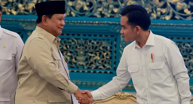 Kontroversi Ijazah Gibran: Denny Indrayana Desak Mundur demi Stabilitas Politik