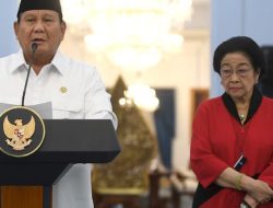 Rocky Gerung Sebut Jokowi Londo Ireng: Pengkhianat Konstitusi yang Picu Dendam Politik Megawati