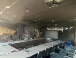 Pegawai Nekat Bakar Ruang Rapat Kantor Gegara Wajahnya Dijadikan Stiker WA, Kerugian Capai Rp2 Miliar