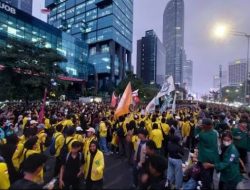 Mahasiswa UI Gagal Tembus Bundaran HI, Bubar dan Ancam Demo Massif Akhir Agustus