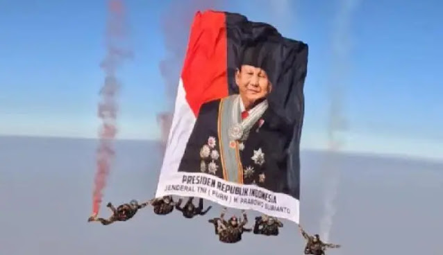 Mensesneg Buka Suara Soal Bendera Raksasa Prabowo di HUT RI: Ini Alasan Sebenarnya di Balik Aksi Spektakuler TNI